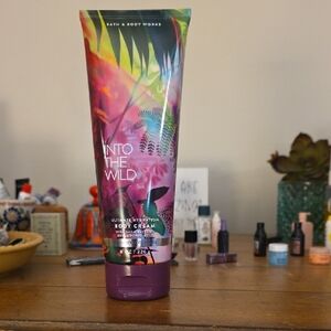 Bath & Body Works Into the Wild Body Cream - Vibrant Multicolor